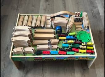 Children’s Wooden Train and Train Track Set With Train Table
