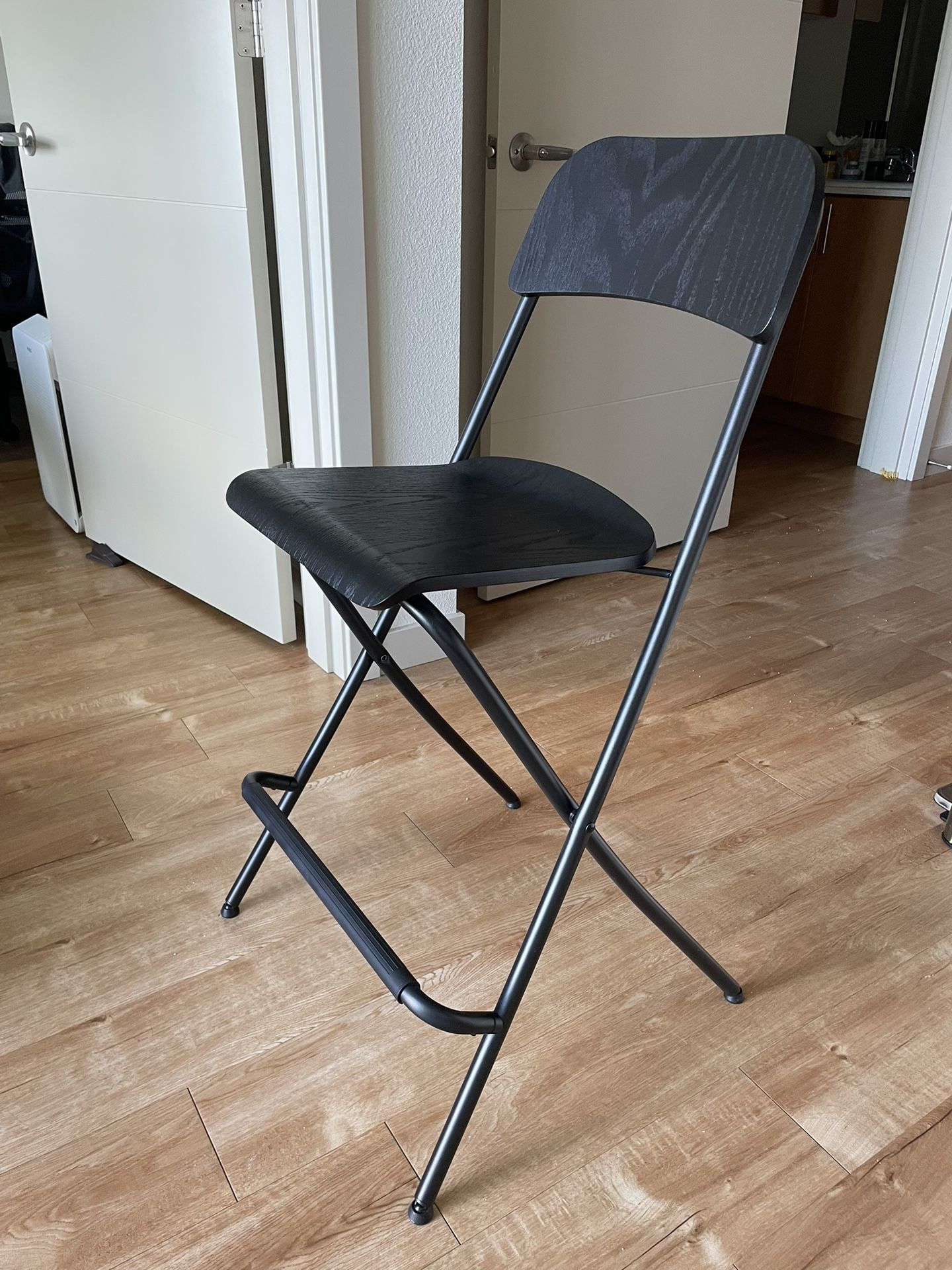 2 Bar Stools