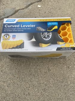 Camco Curved Leveler 