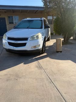 Chevrolet Traverse White SUV