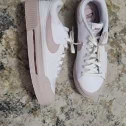 Nike Court Legacy 