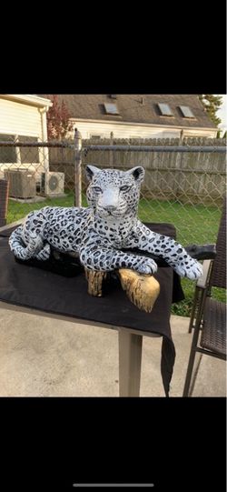Large Leopard Statue Figurine