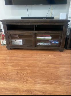 Jerome’s TV Console