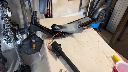 Segway scooter for parts. Still has all working components just has a broken frame so would be great for parts