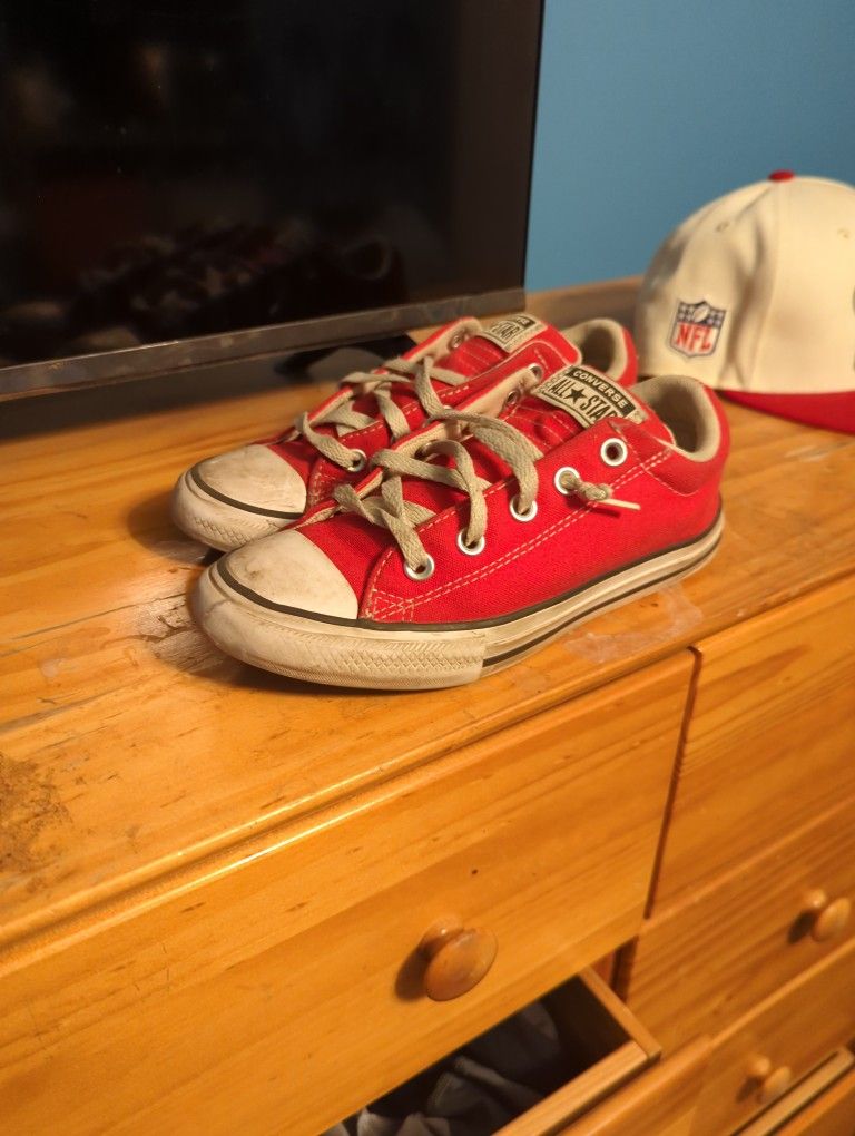 Youth Converse Size 3