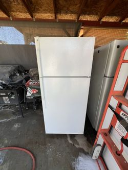 GE Refrigerator 