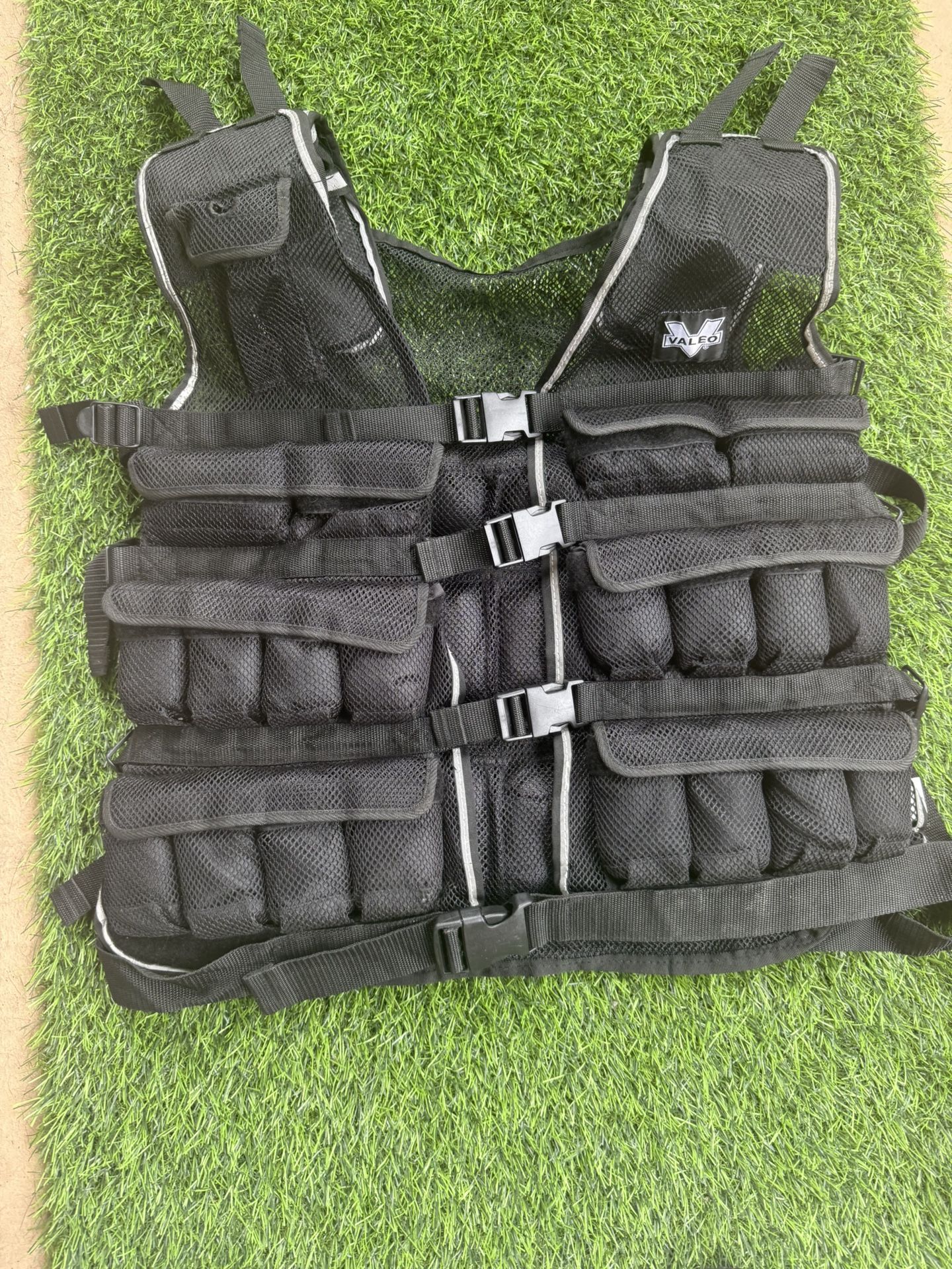 Valeo 40 LB Adjustable Weight Vest – Excellent Condition!