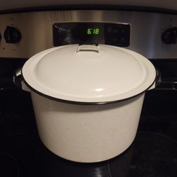 Large Vintage Enamelware Pot With Lid 