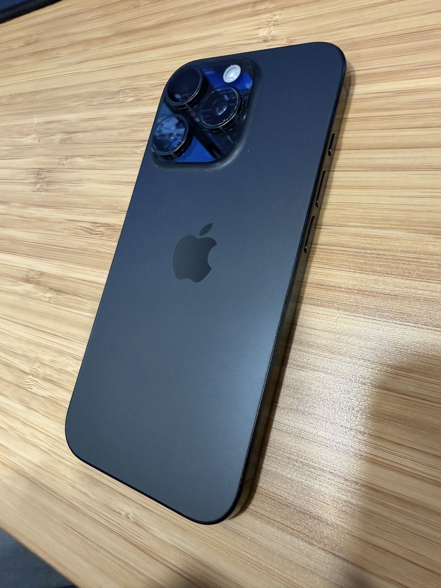 iPhone 16 Pro Black Titanium 128GB AT&T