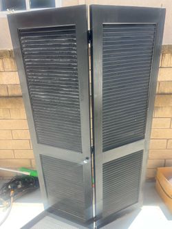 Free Bifold louvered door