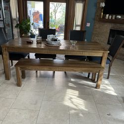 Table & Chairs