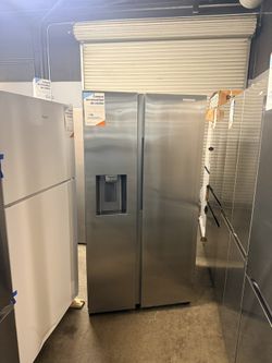 Samsung Stainless Steel Refrigerator With Ice Maker And Water Dispenser🔥