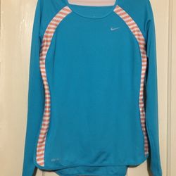 Nike Dri fit women shirt /XS