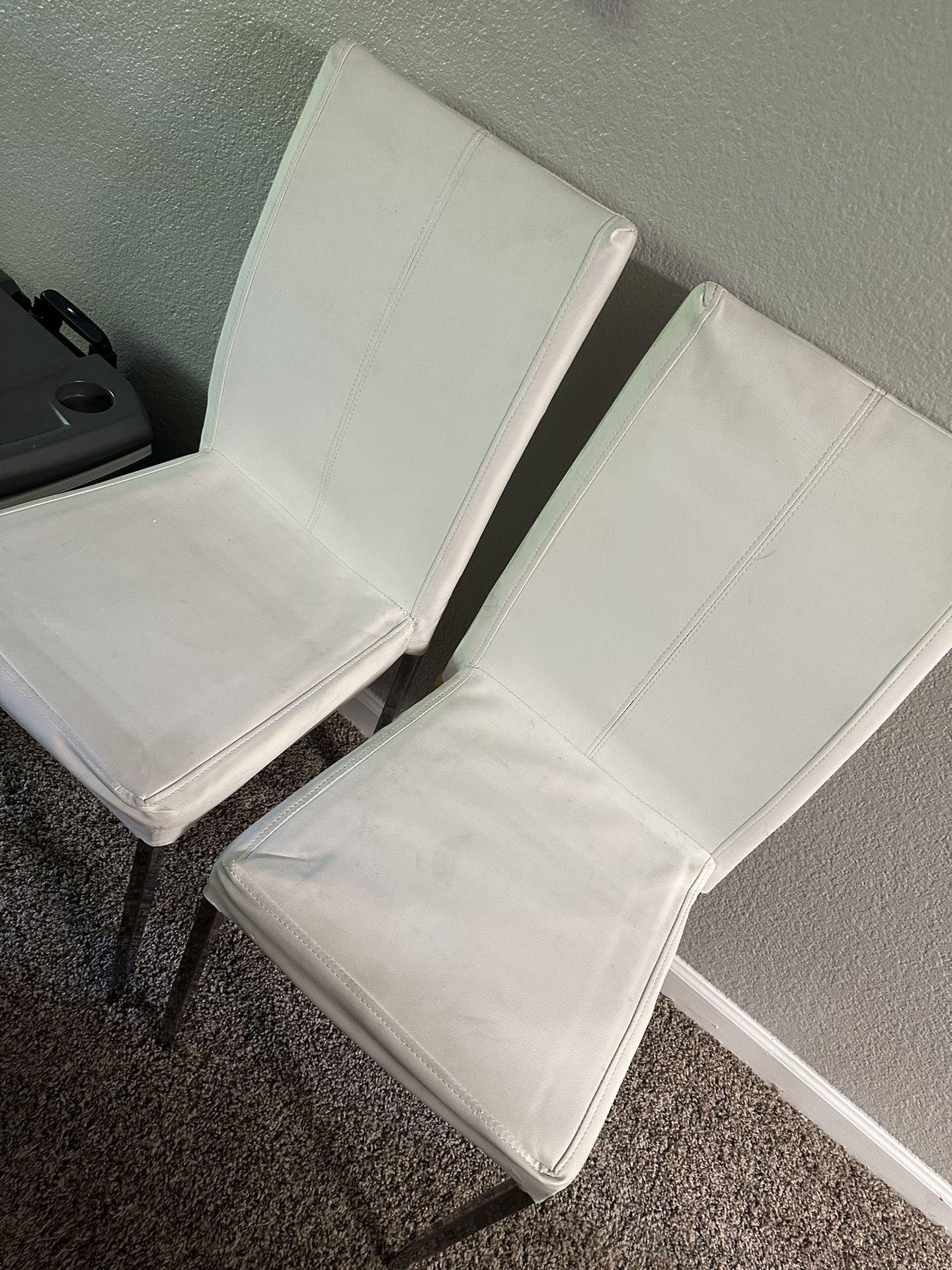 4 Chairs W/4 Different Colors Covers