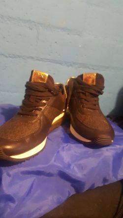 Tennis de mujer 8.5 M.K