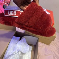 UGG Slides
