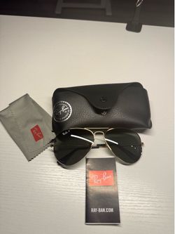 Polarized Ray Ban Aviator sunglasses