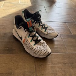 Men’s Nike Basketball Shoes Size 11.5