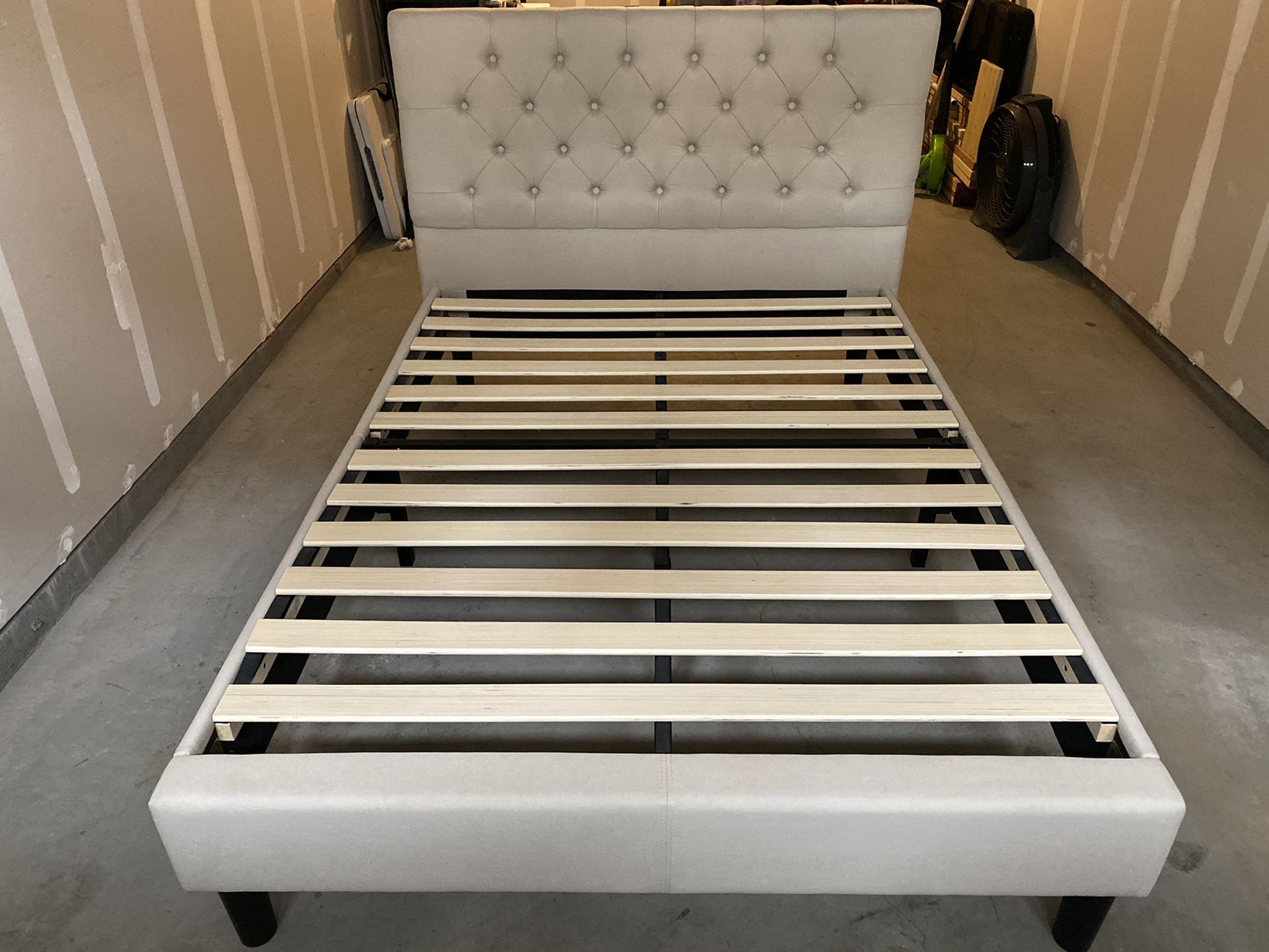 Zinus Full platform Bed Frame Set w/ Headboard