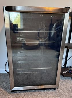 Mini Fridge - Fridigaire