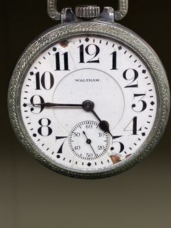 Waltham 23J Jewels Adjusted 5 Positions Railroad Pocket Watch For Parts Repair