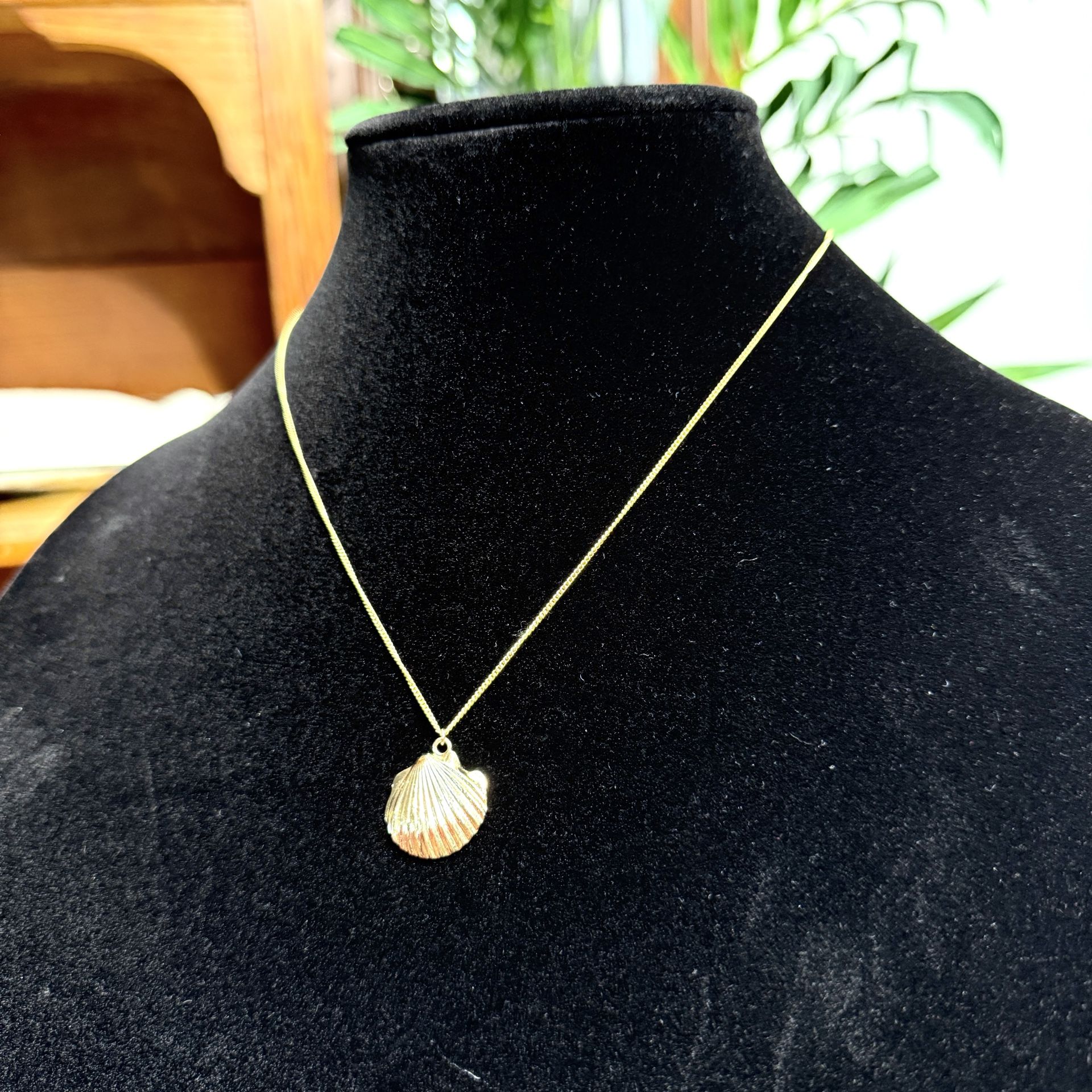 14K Gold Filled Sunrise Shell Necklace New Made in Hawaii