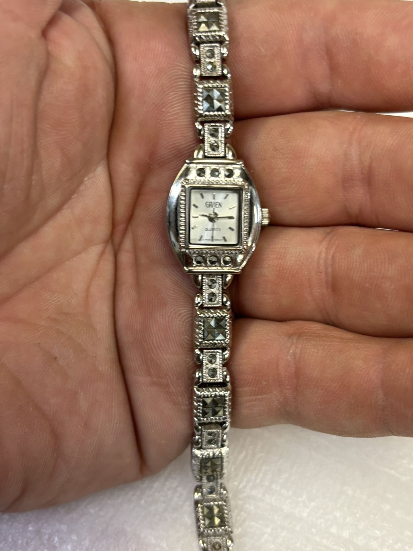 Vintage Gruen Silver Tone Women’s Watch! New battery.