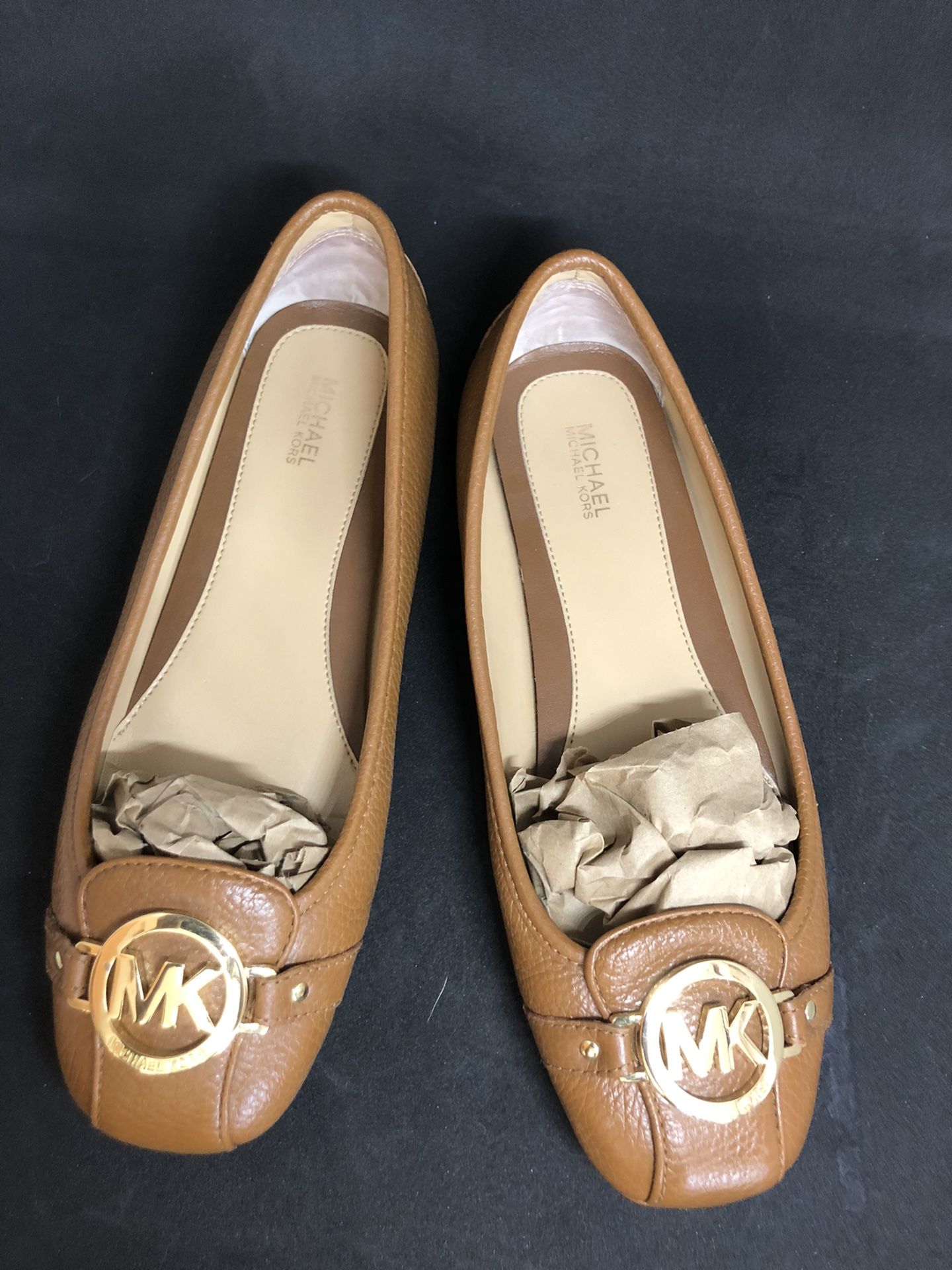 Like New! Michael Kors Woman Slip-On Shoes Size 9