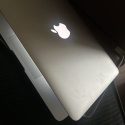 Apple MacBook Air 11-inch (Mid 2012) – Fully Working w/ Charger