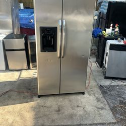 Stainless Side By Side Fridge 