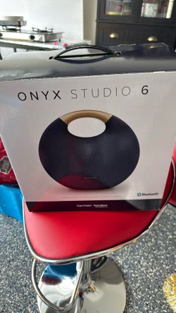 Onyx Studio 6