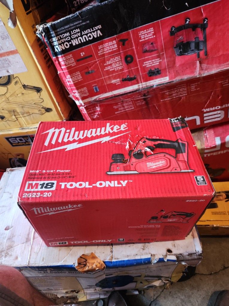 MilwaukeeM18 18V Lithium Ion Cordless 3 1/4 in. Planer (Tool Only)STORE PRICE $249