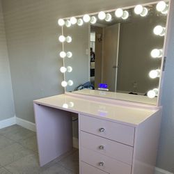 Makeup Vanity Petite Pink With Bluetooth Mirror 