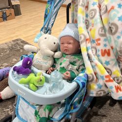 Esta Nueva  Incluye Los Accesorios Y El Muñeco 