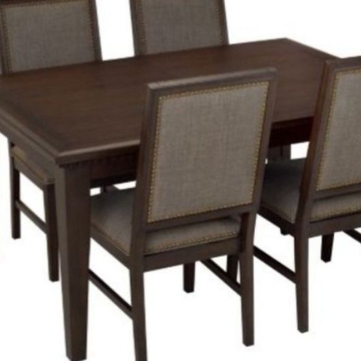 Landburn: Dining Room Set ( Moving Sale/As Is))