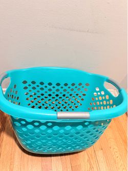 Hip Grip Plastic Laundry Basket