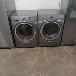 Beautiful Whirlpool Duet Washer And Dryer Front Load Matching Set Comes With A Complete 90 Day Warranty Free Delivery Vancouver Area