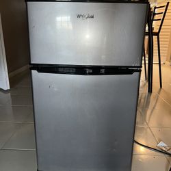 Whirlpool 3.1 cu ft Mini fridge Stainless Steel 