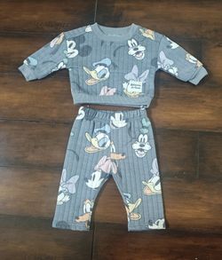 🧸 Adorable Baby Outfit Sets – Size 9 Months 🧸