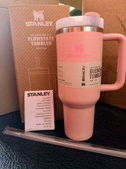 STANLEY The Quencher H2.0 STANLEY The Quencher H2.0 Flowstate Tumbler 40 oz Pink