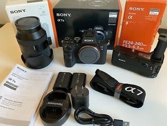Sony Mirrorless Camera with Lens