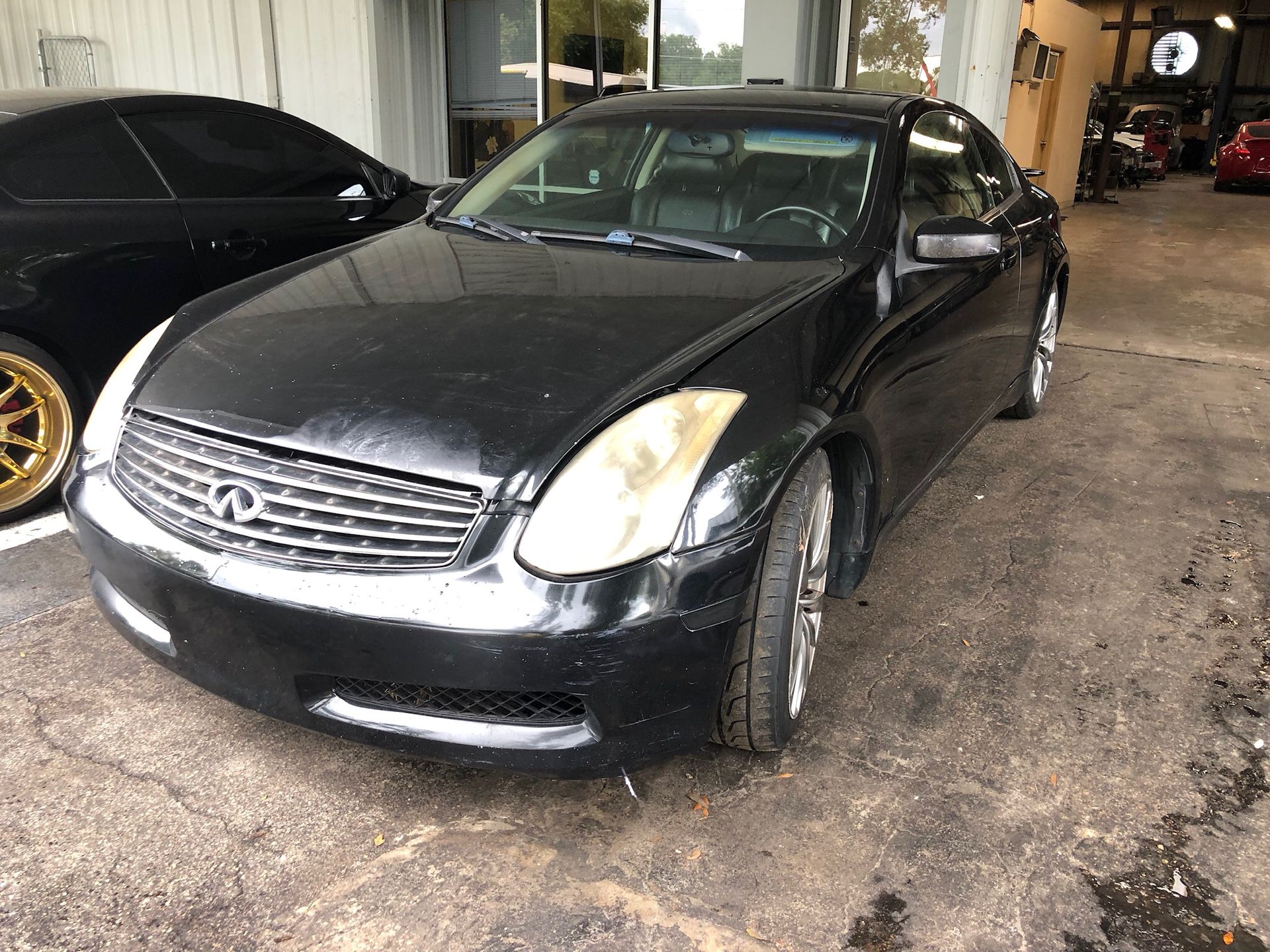 Parting out 2 Infiniti G35 a 2004 and a 2006