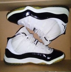 Nike Air Jordan 11 Retro 'Concord' 2011 (Size 3Y) White/Black - 378038-107