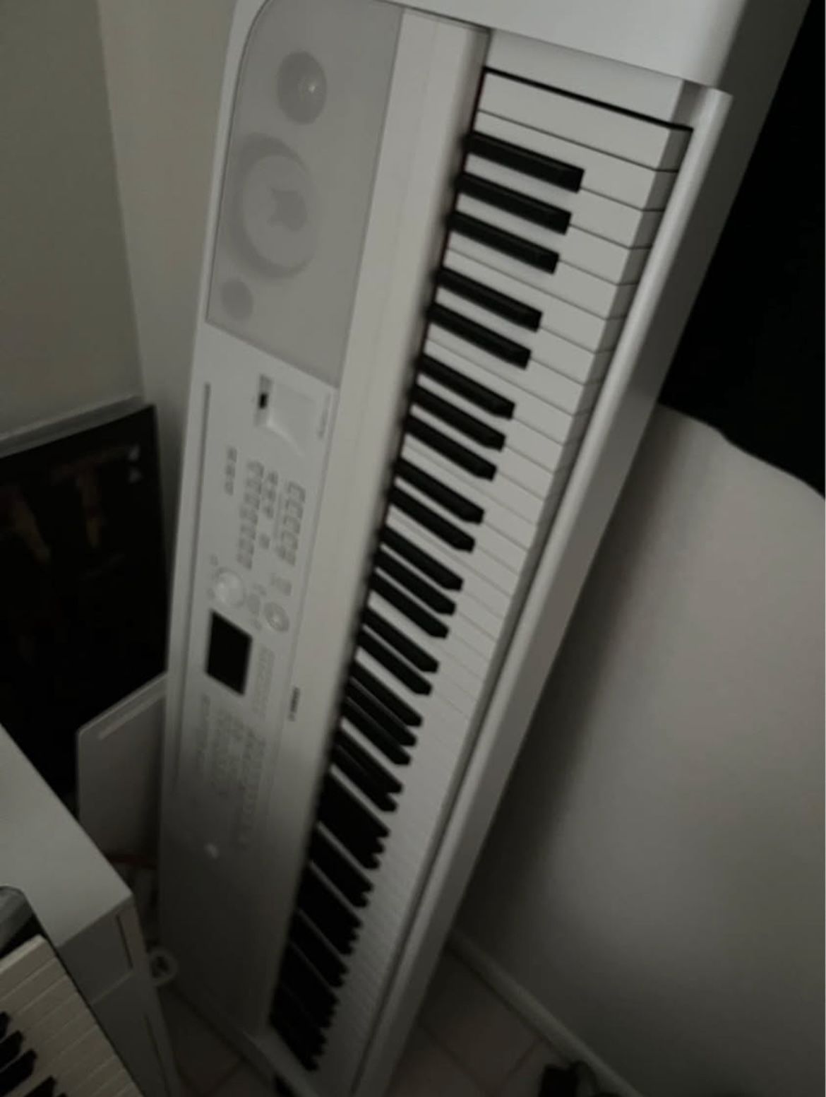 Yamaha DGX 670 Keyboard