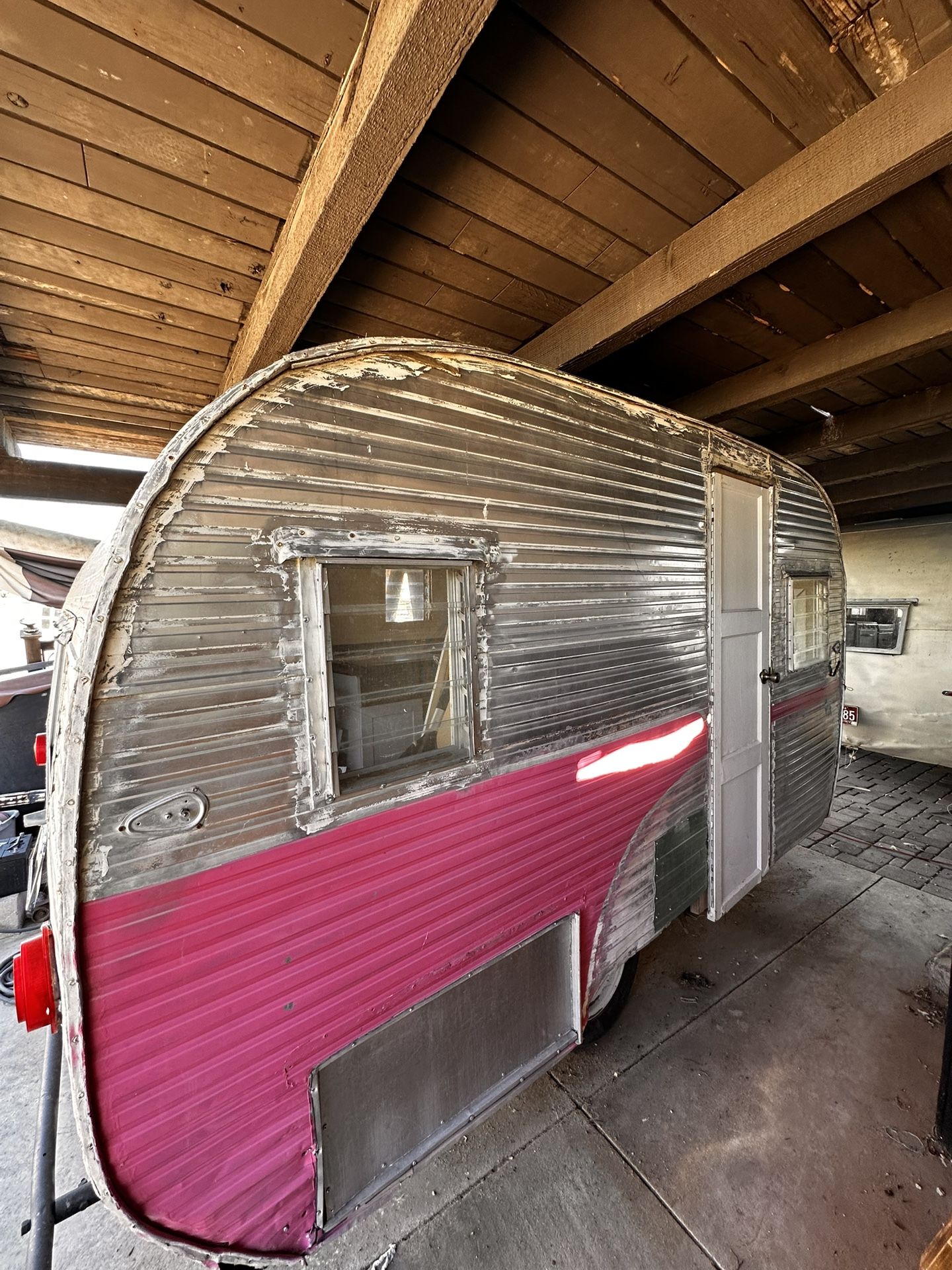 VINTAGE CAMPING TRAILERS (NEED GONE ASAP!)