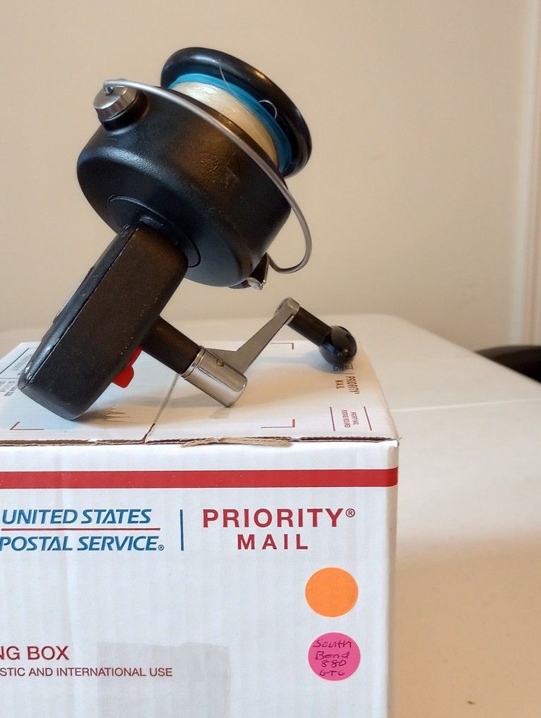 South bend 880 Large Spinning Reel - Very Nice!