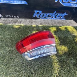 Jeep Grand Cherokee Lh Tail Lamp 