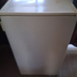 Mini Fridge And Mini Freezer 