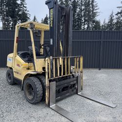 Hyster H80XM Diesel 8000lb Load Capacity Forklift.