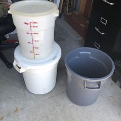 2 food container 10.00 each Or best offer